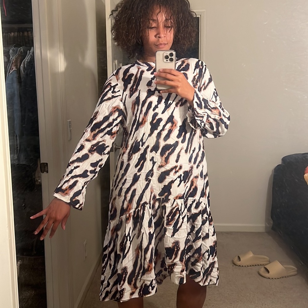 Pattern Dress - Picture 7 of 7